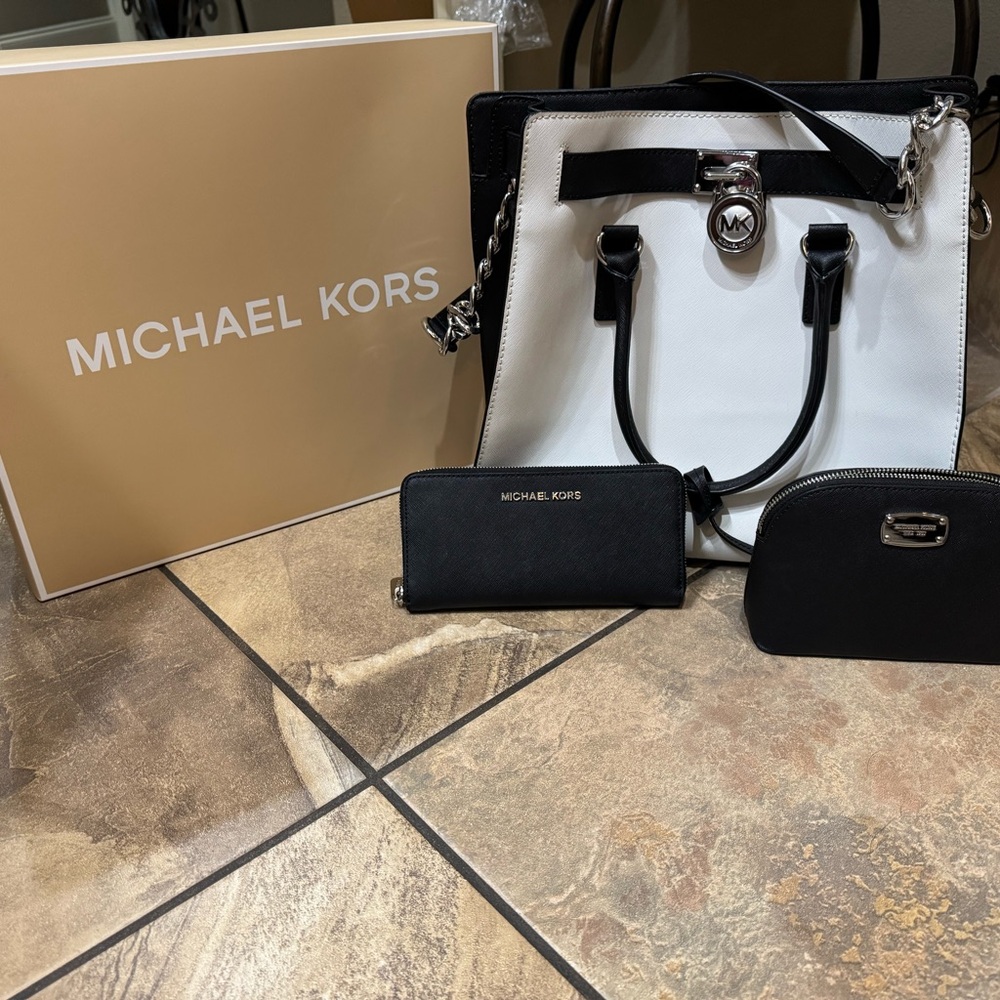 Michael Kors Black and White Shoulder Bag
